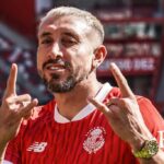 Héctor Herrera se viste de Diablo