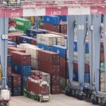 Entran en vigor nuevos aranceles de Trump de 10%, menor al anunciado