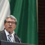 Ricardo Monreal destaca legado histórico de la UNAM al inscribirse sus 475 años en el Muro de Honor